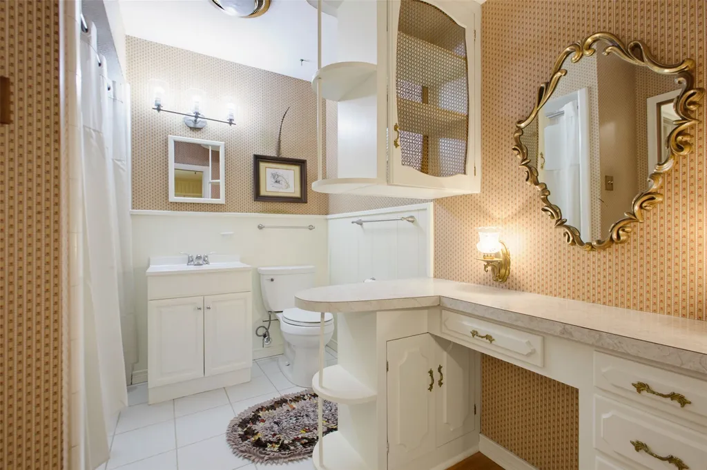 200 N Weatherred Drive Richardson TX 75080