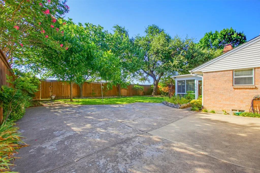 200 N Weatherred Drive Richardson TX 75080