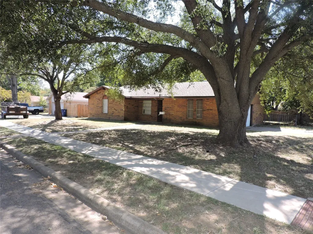 629 Sandra Lane Burleson TX 76028