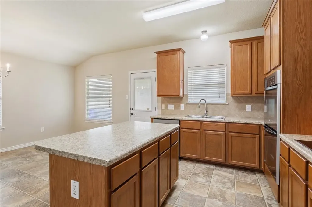 6537 Mundo Drive Waco TX 76712