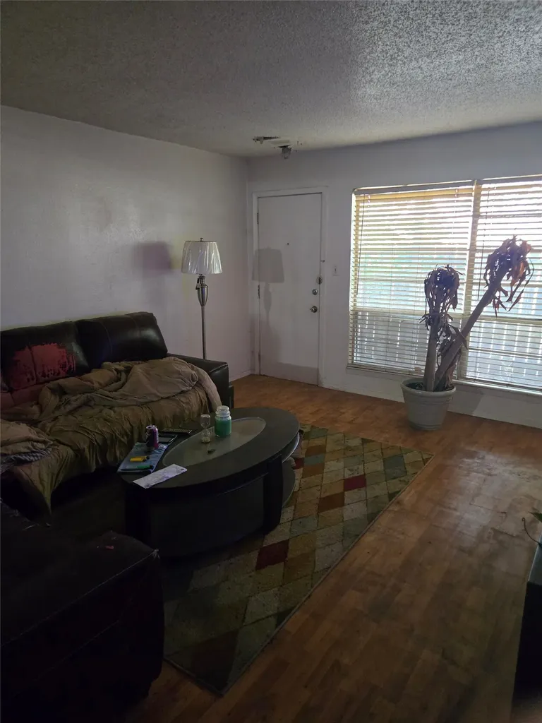 5055 Ridglea Lane Fort Worth TX 76116