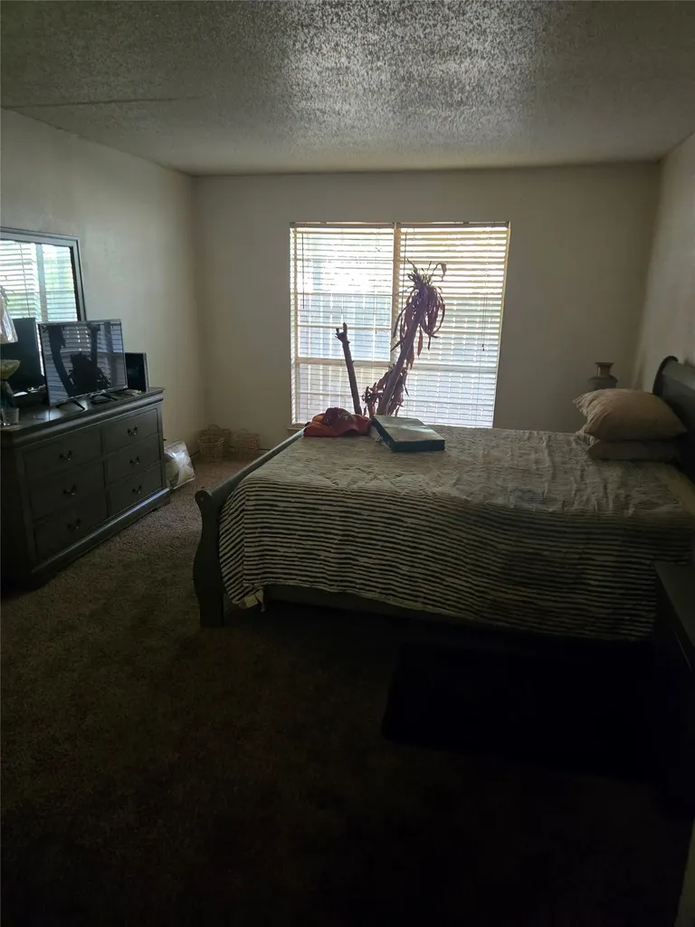 5055 Ridglea Lane Fort Worth TX 76116