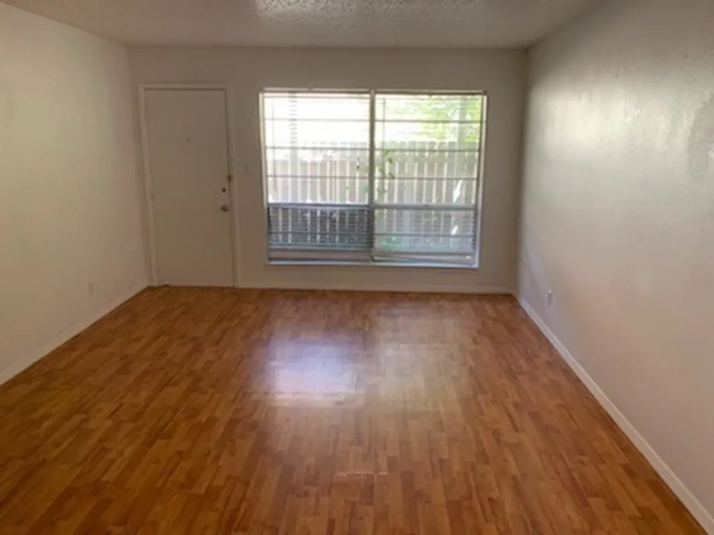 5055 Ridglea Lane Fort Worth TX 76116