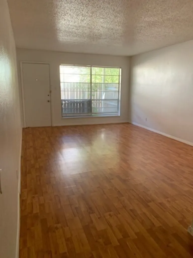 5055 Ridglea Lane Fort Worth TX 76116