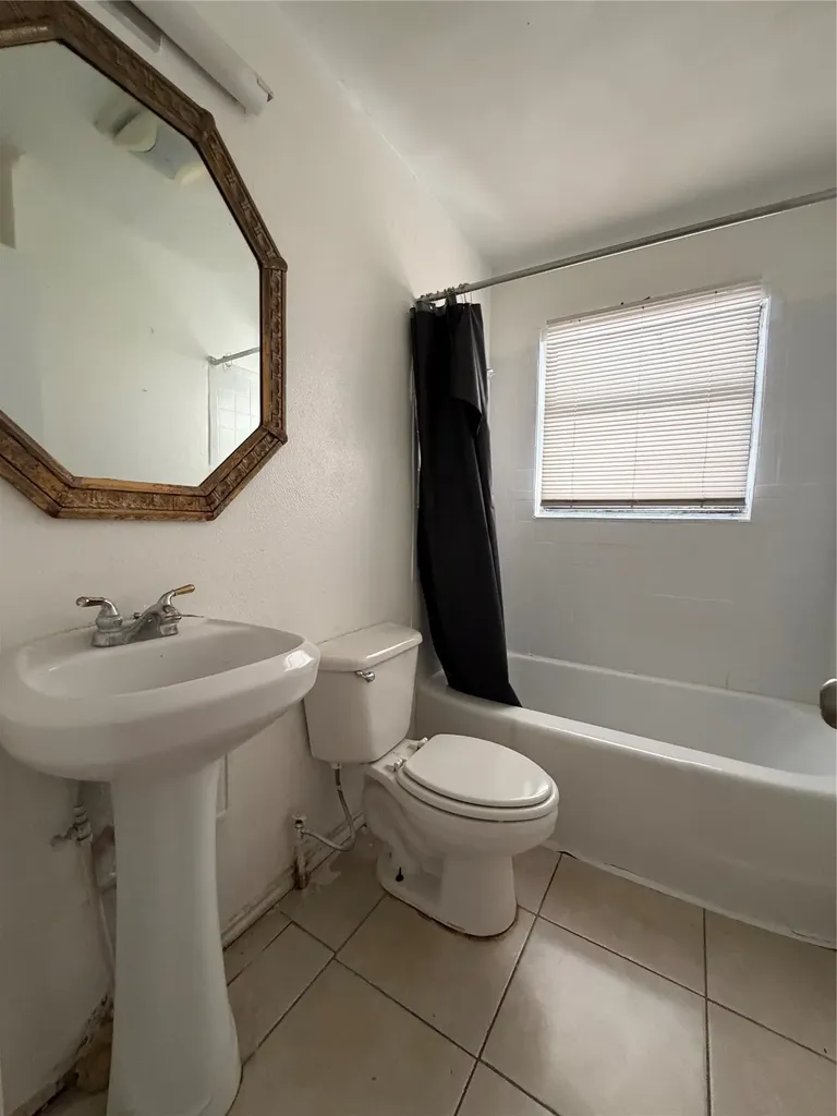 2005 Huntington Drive Arlington TX 76010