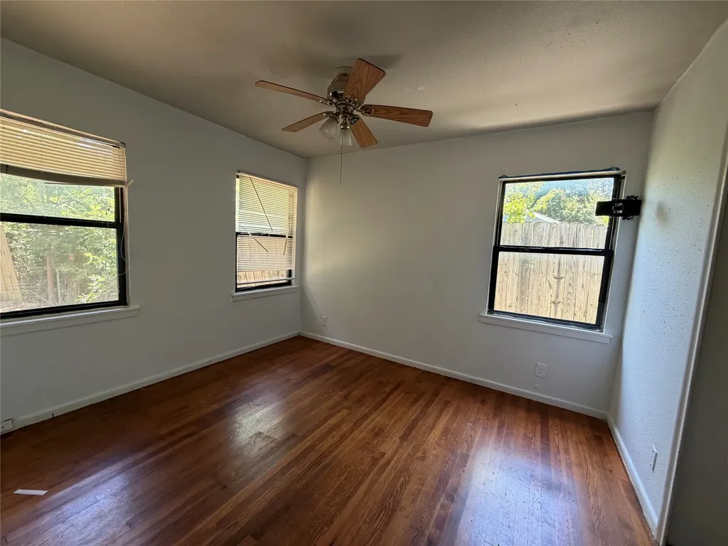 2005 Huntington Drive Arlington TX 76010