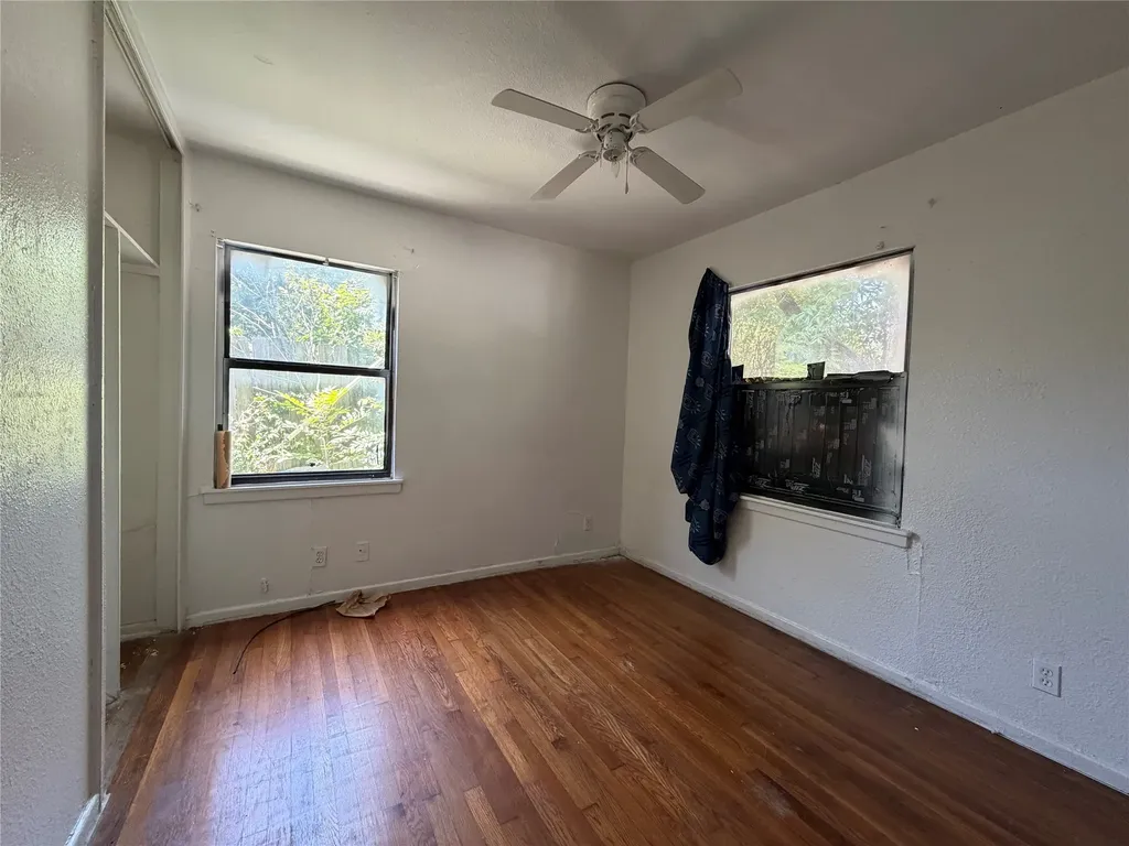 2005 Huntington Drive Arlington TX 76010