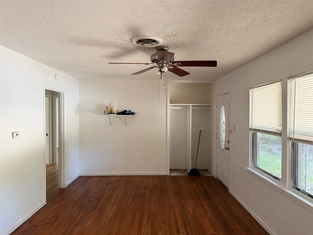 2005 Huntington Drive Arlington TX 76010