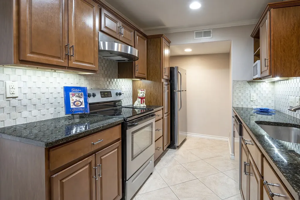 10757 Villager Road Dallas TX 75230
