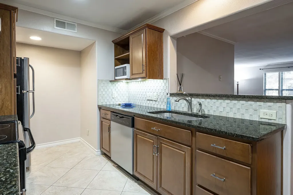 10757 Villager Road Dallas TX 75230