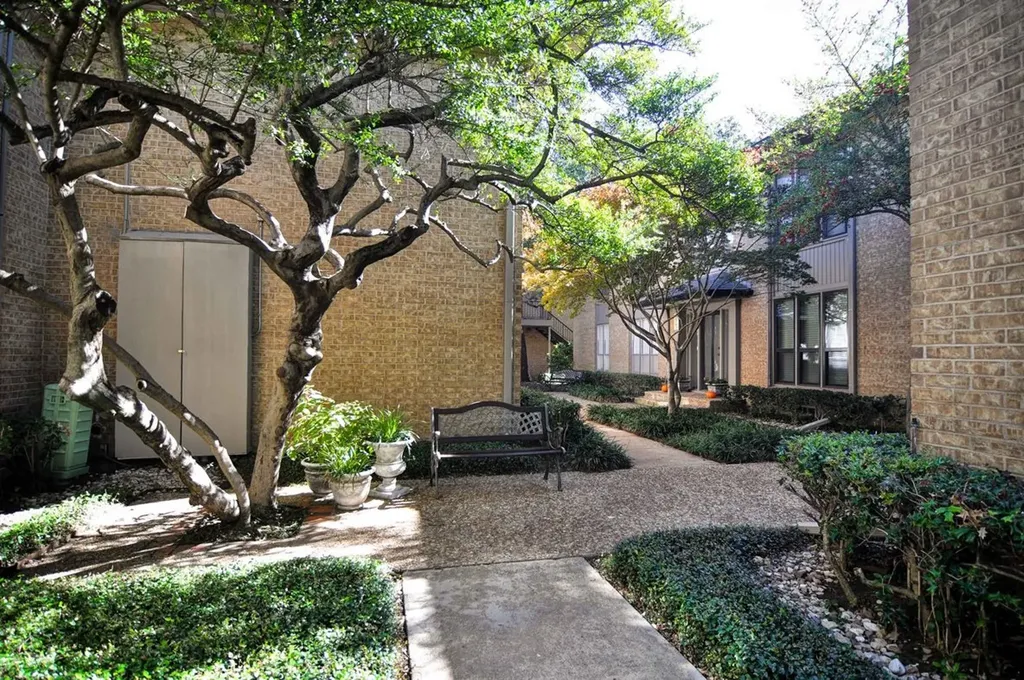 10757 Villager Road Dallas TX 75230