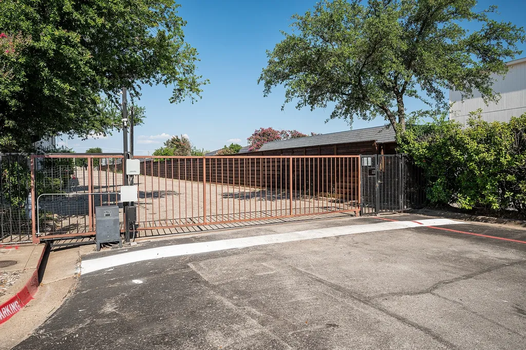 10757 Villager Road Dallas TX 75230