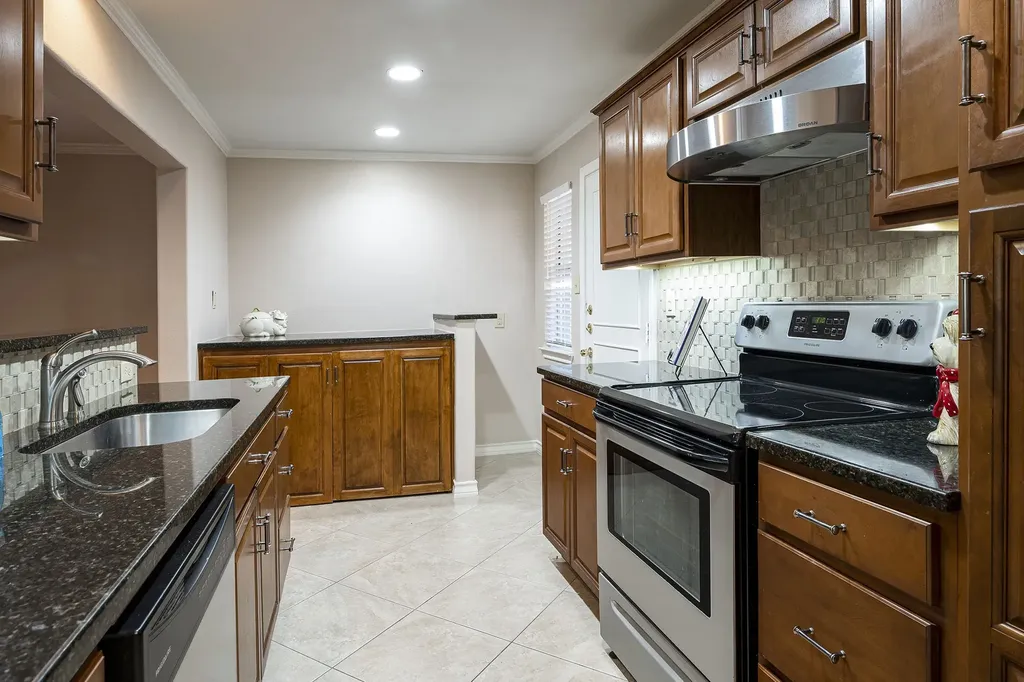 10757 Villager Road Dallas TX 75230