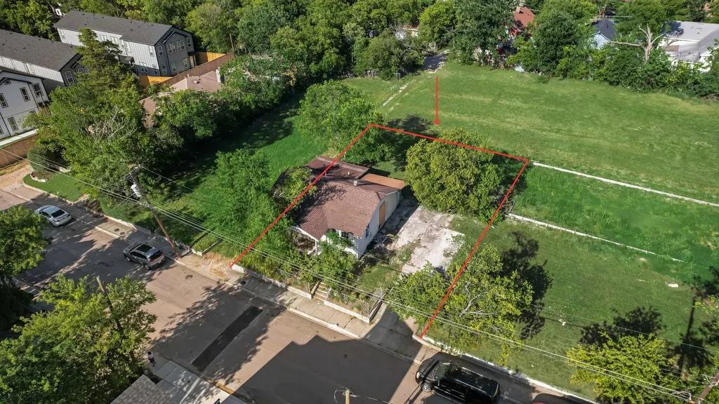410 N Patton Avenue Dallas TX 75203