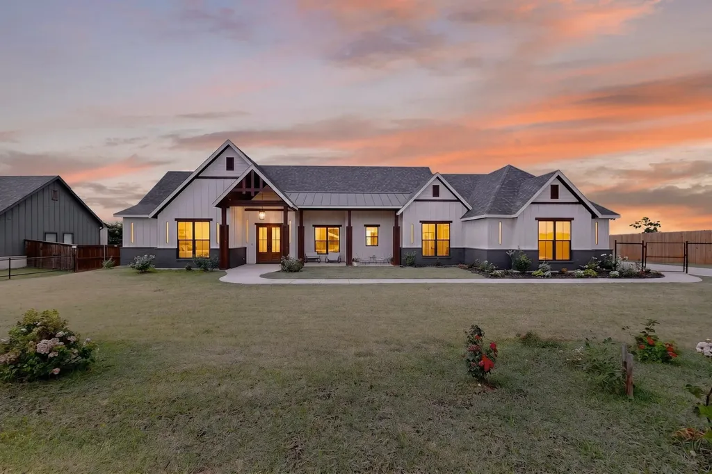 125 Lone Elm Road Waxahachie TX 75167