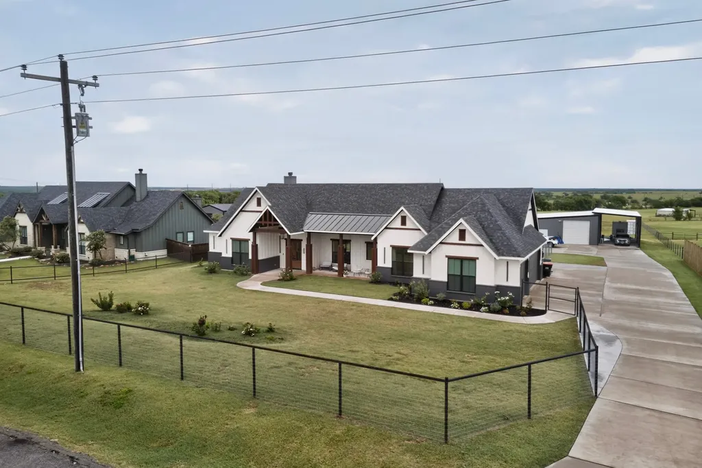 125 Lone Elm Road Waxahachie TX 75167