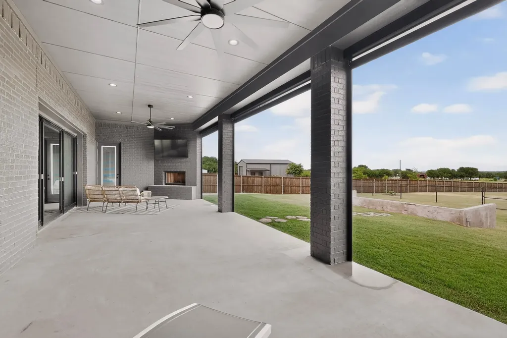 125 Lone Elm Road Waxahachie TX 75167