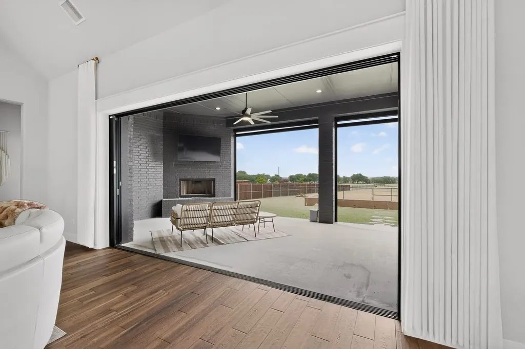 125 Lone Elm Road Waxahachie TX 75167