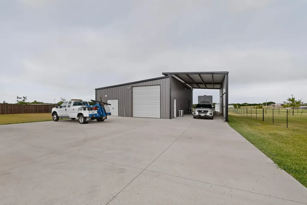 125 Lone Elm Road Waxahachie TX 75167