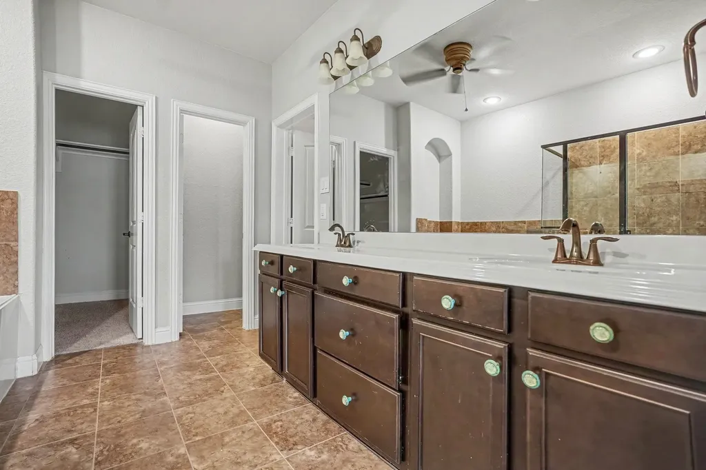 4310 Garden Path Lane Mansfield TX 76063
