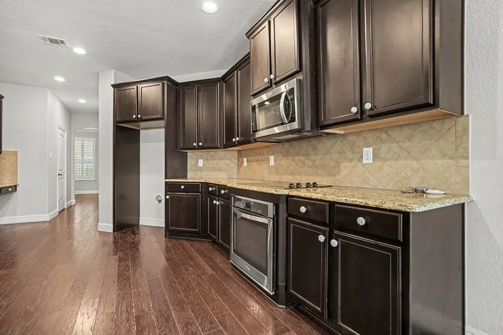 4310 Garden Path Lane Mansfield TX 76063