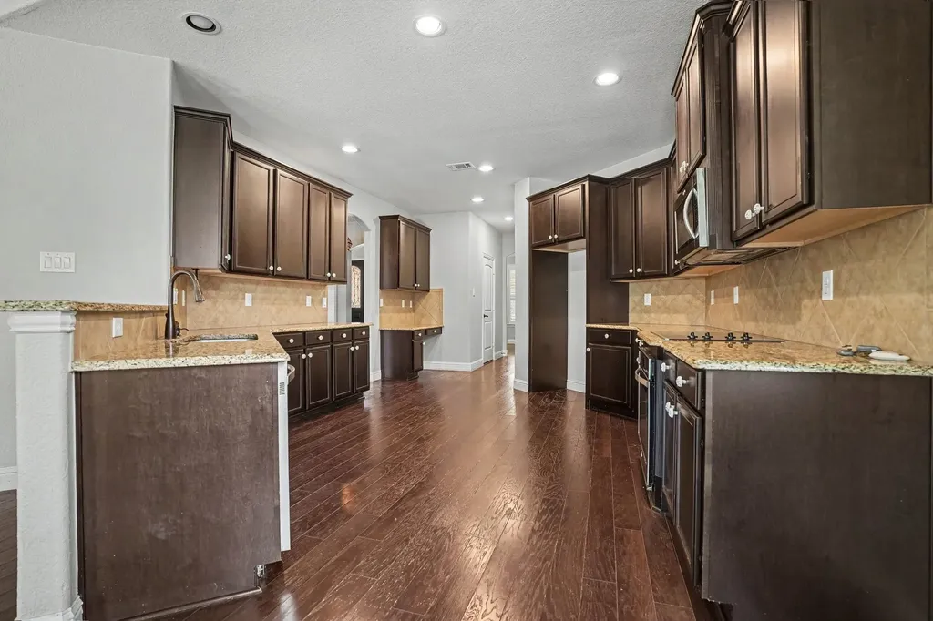 4310 Garden Path Lane Mansfield TX 76063