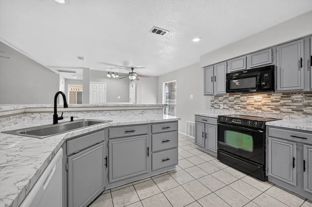 7405 Emerywood Lane Fort Worth TX 76137