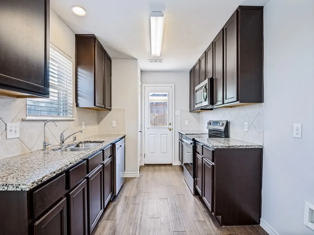1603 Blue Jay Drive Ennis TX 75119