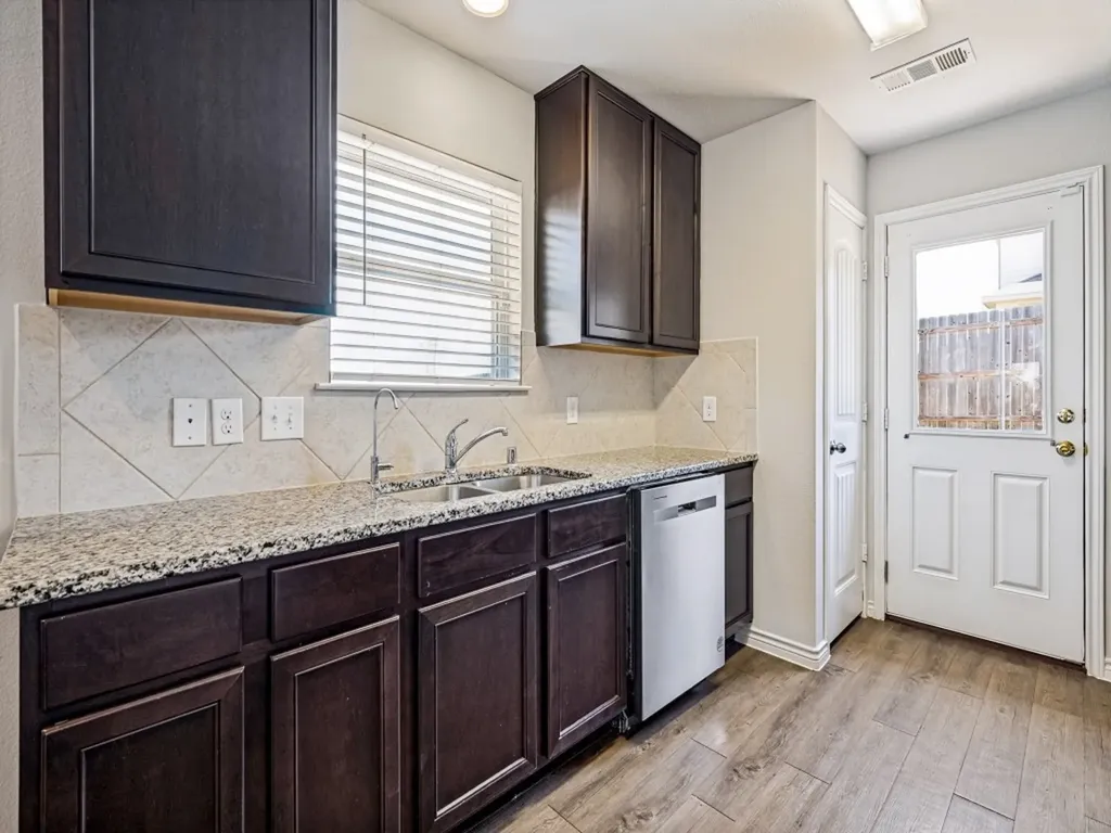 1603 Blue Jay Drive Ennis TX 75119