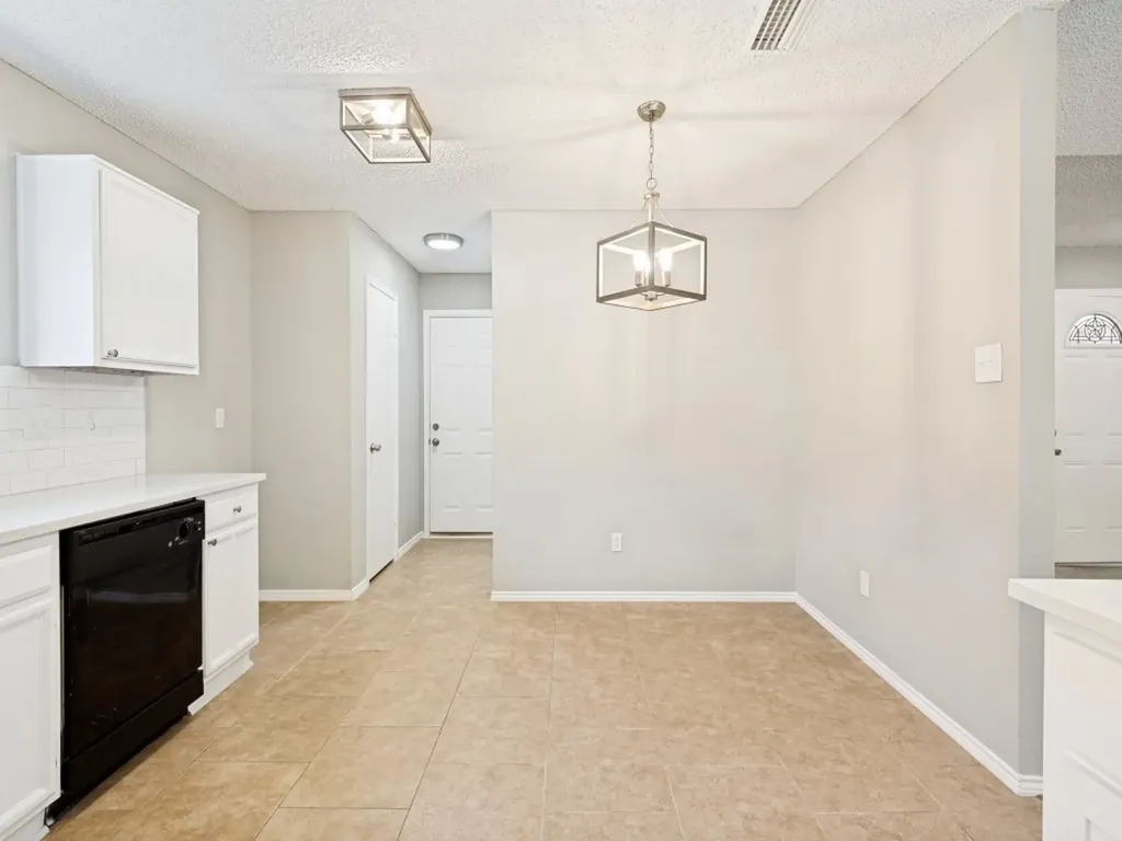 2654 Carrington Lane Grand Prairie TX 75052