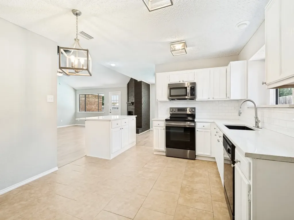 2654 Carrington Lane Grand Prairie TX 75052