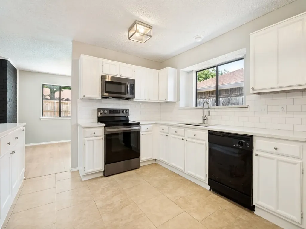 2654 Carrington Lane Grand Prairie TX 75052