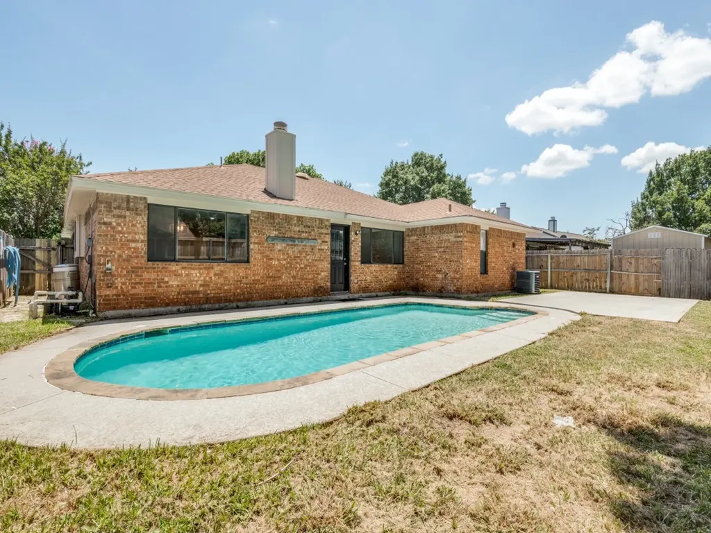 2654 Carrington Lane Grand Prairie TX 75052