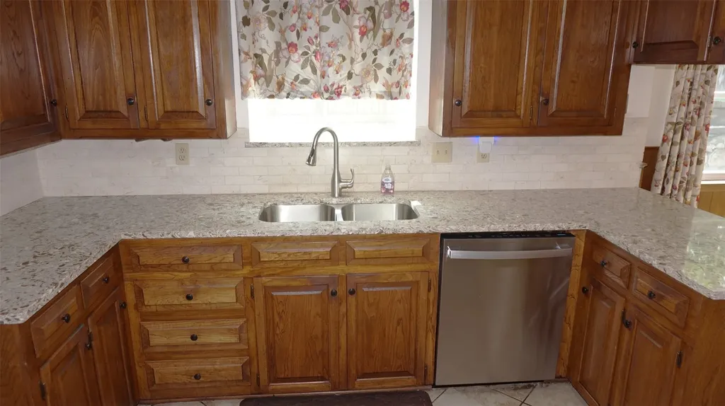 5013 Marble Falls Road Fort Worth TX 76103