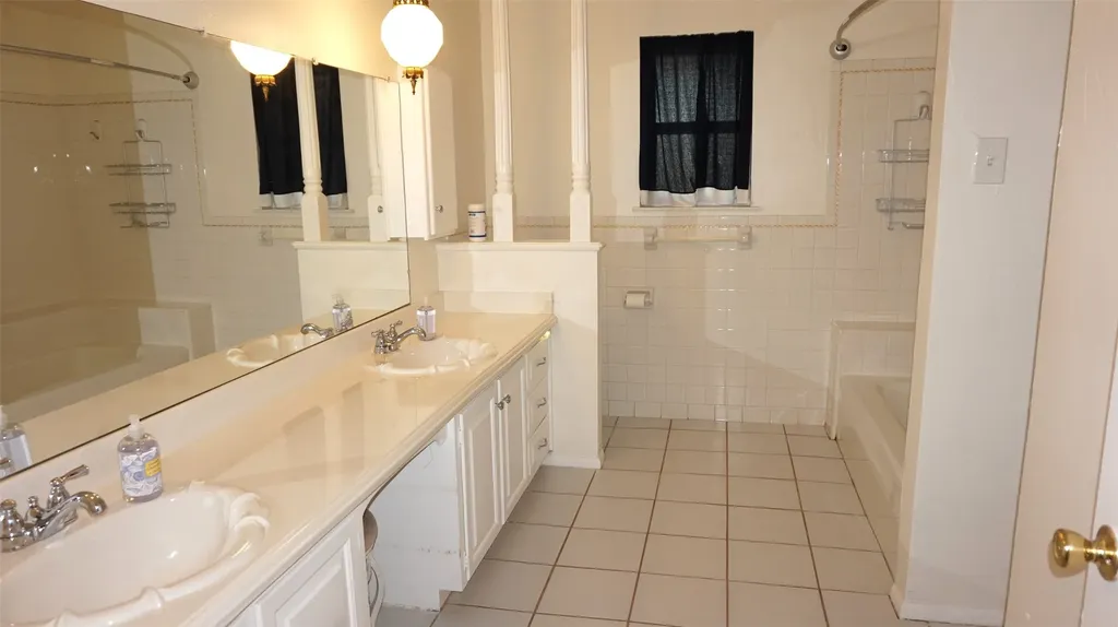 5013 Marble Falls Road Fort Worth TX 76103