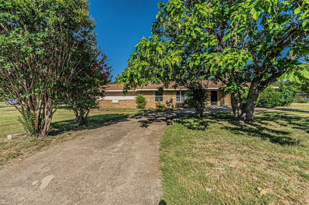 3200 Grady Street Forest Hill TX 76119