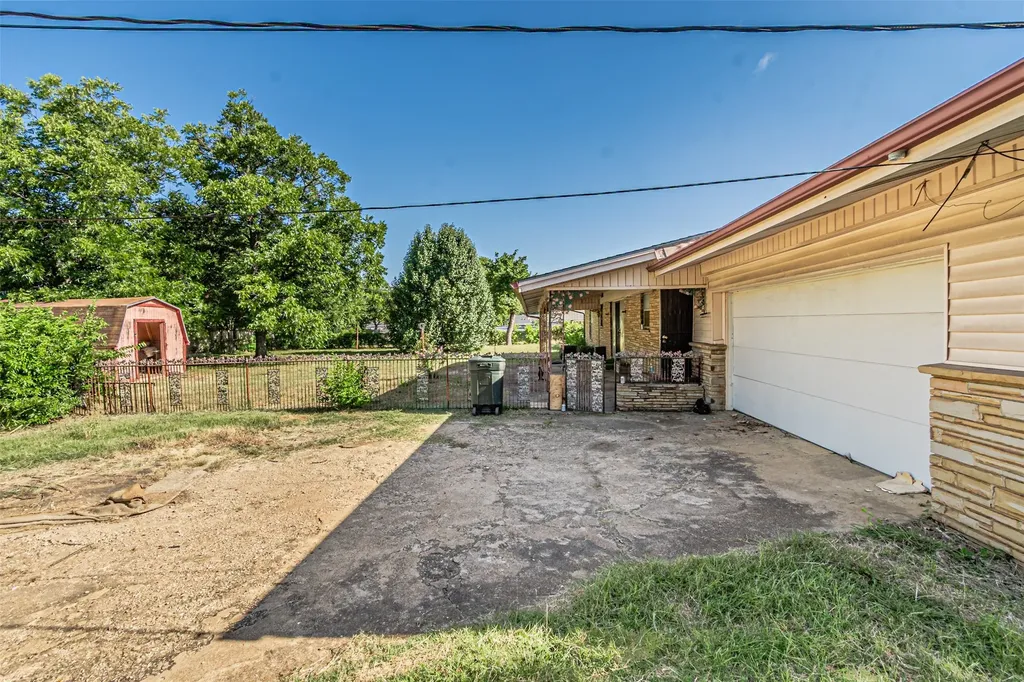 3200 Grady Street Forest Hill TX 76119