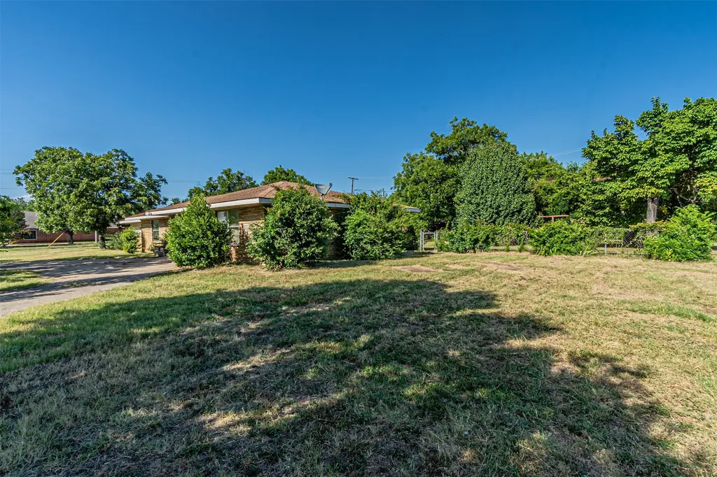3200 Grady Street Forest Hill TX 76119