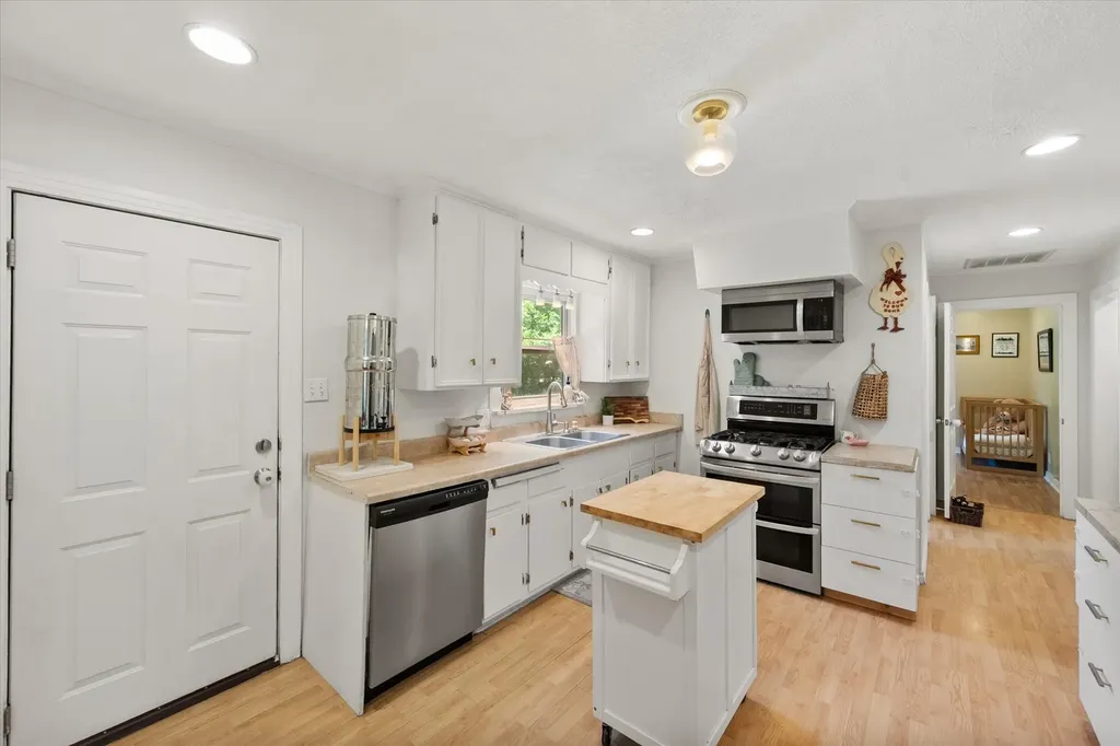2107 Pecandale Drive Arlington TX 76013