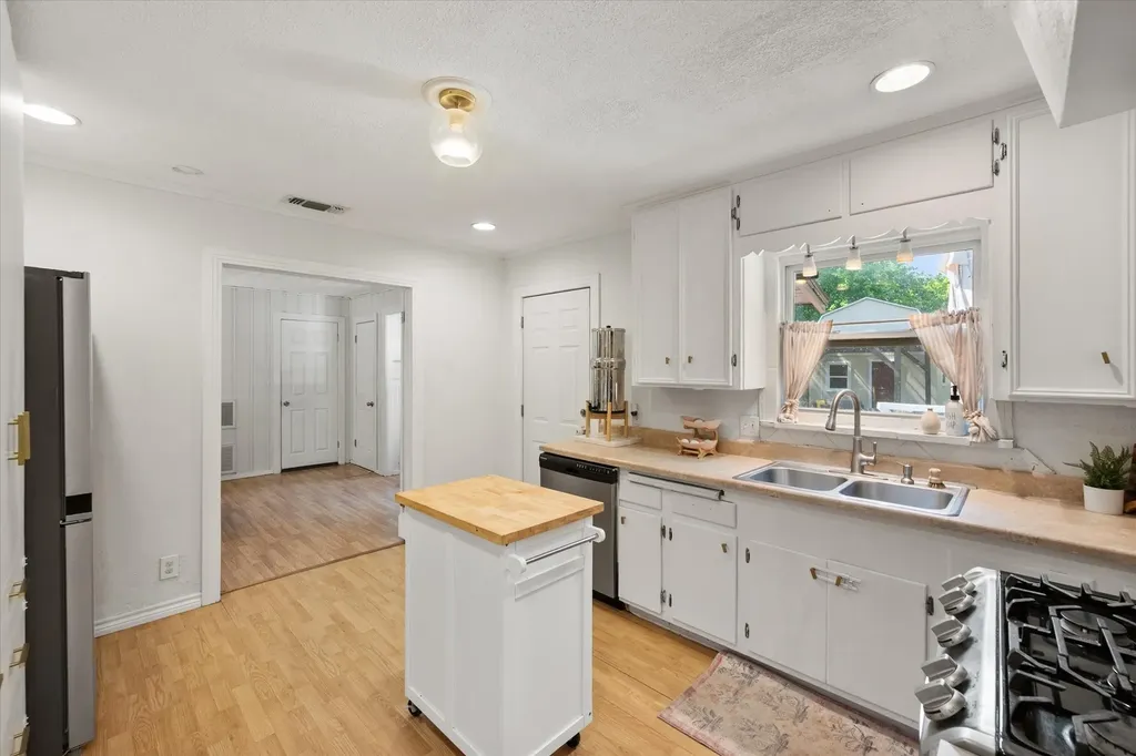 2107 Pecandale Drive Arlington TX 76013