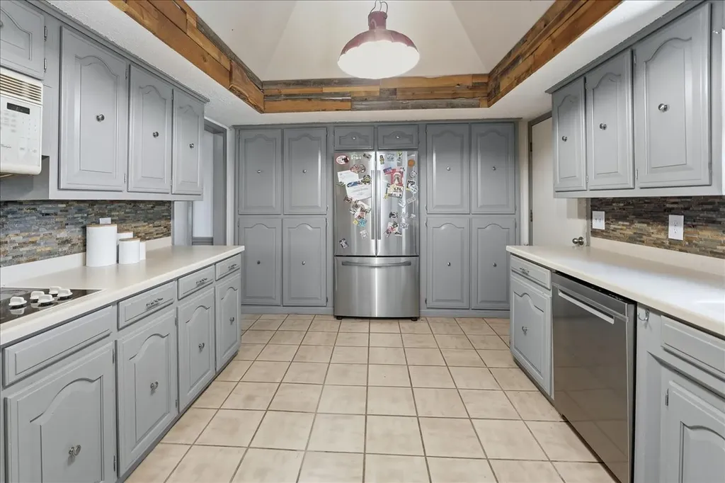 130 Mulberry Street Van TX 75790