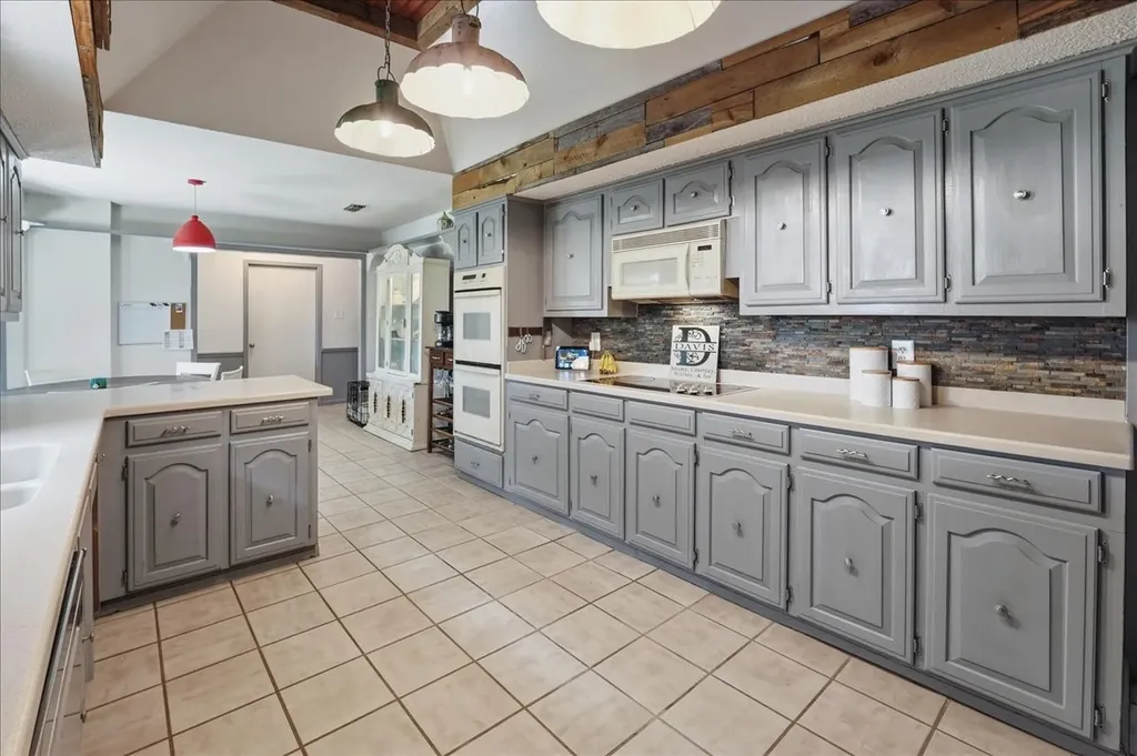 130 Mulberry Street Van TX 75790