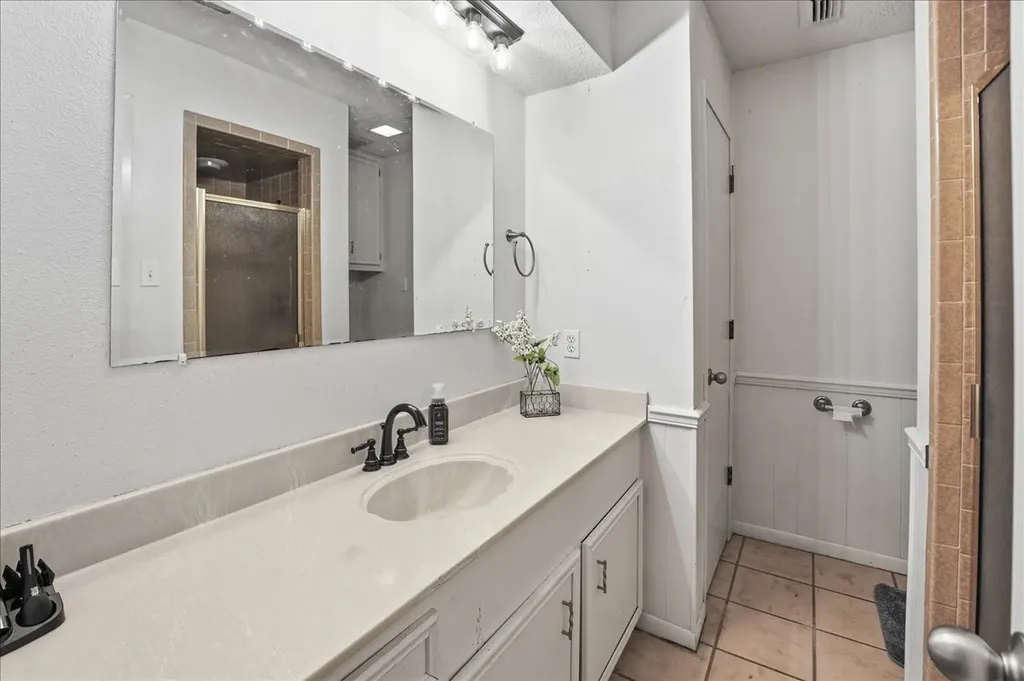 130 Mulberry Street Van TX 75790