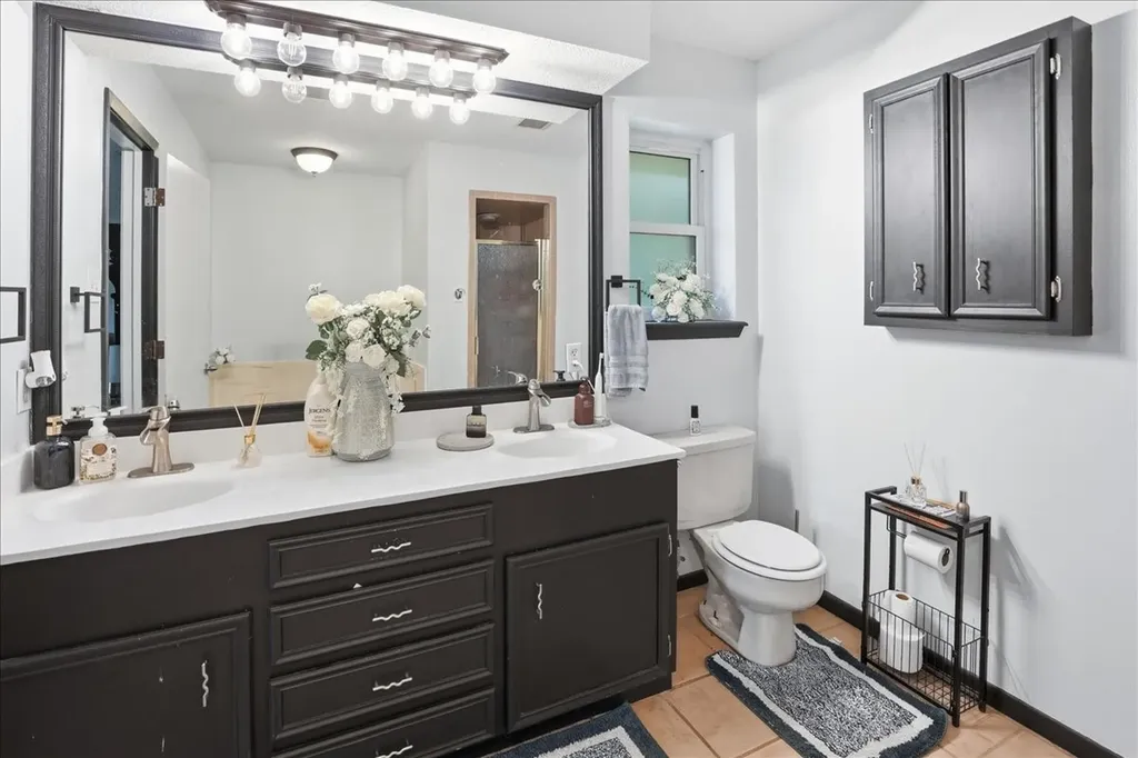 130 Mulberry Street Van TX 75790