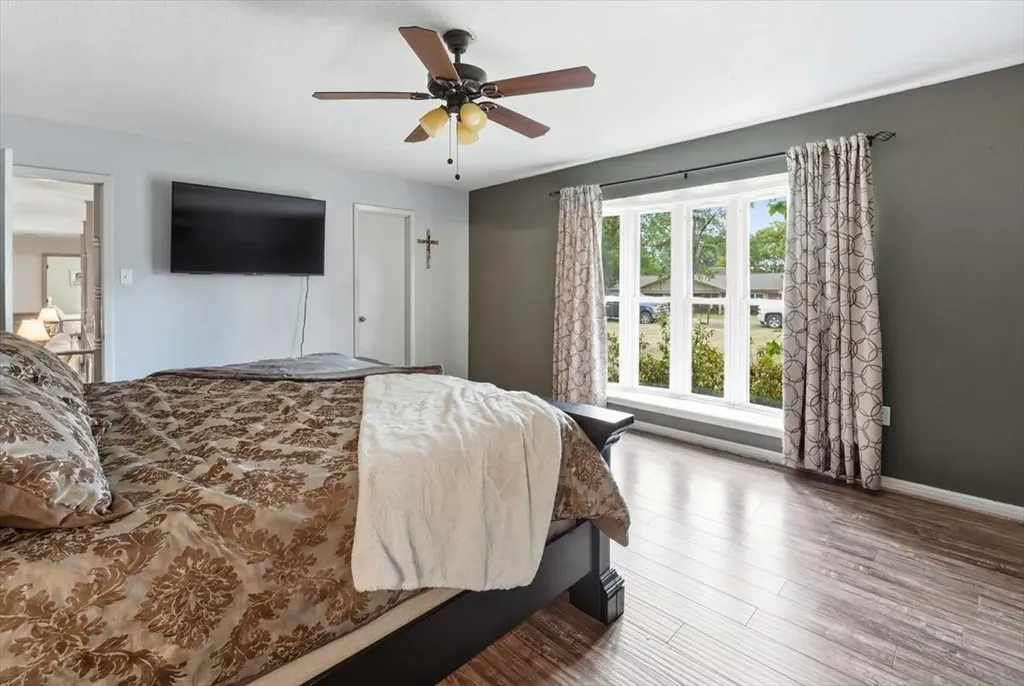 130 Mulberry Street Van TX 75790