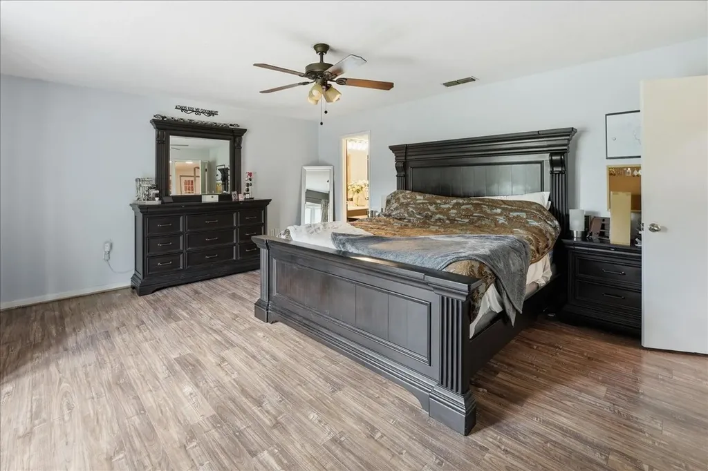 130 Mulberry Street Van TX 75790