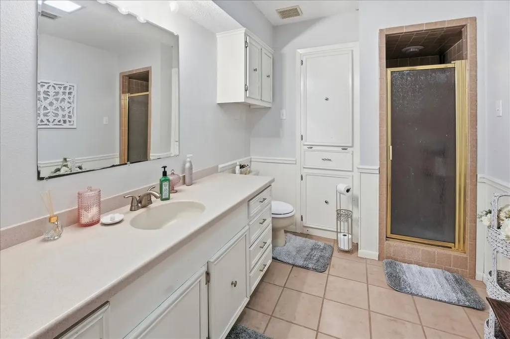 130 Mulberry Street Van TX 75790