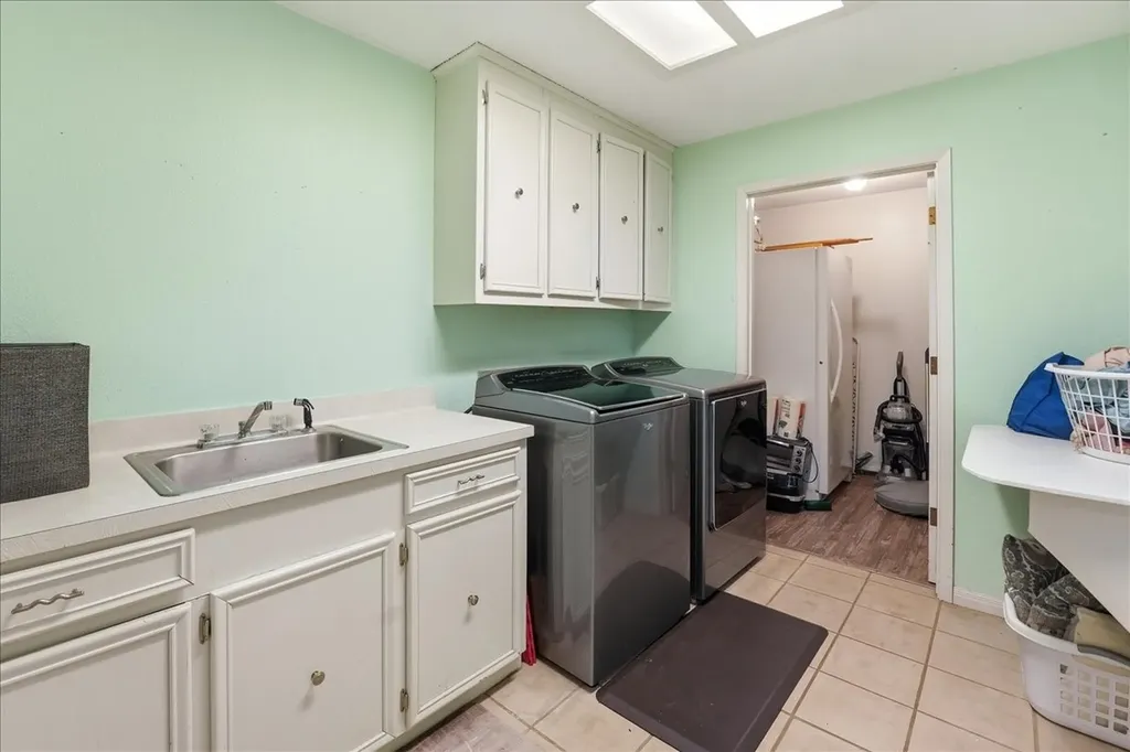 130 Mulberry Street Van TX 75790