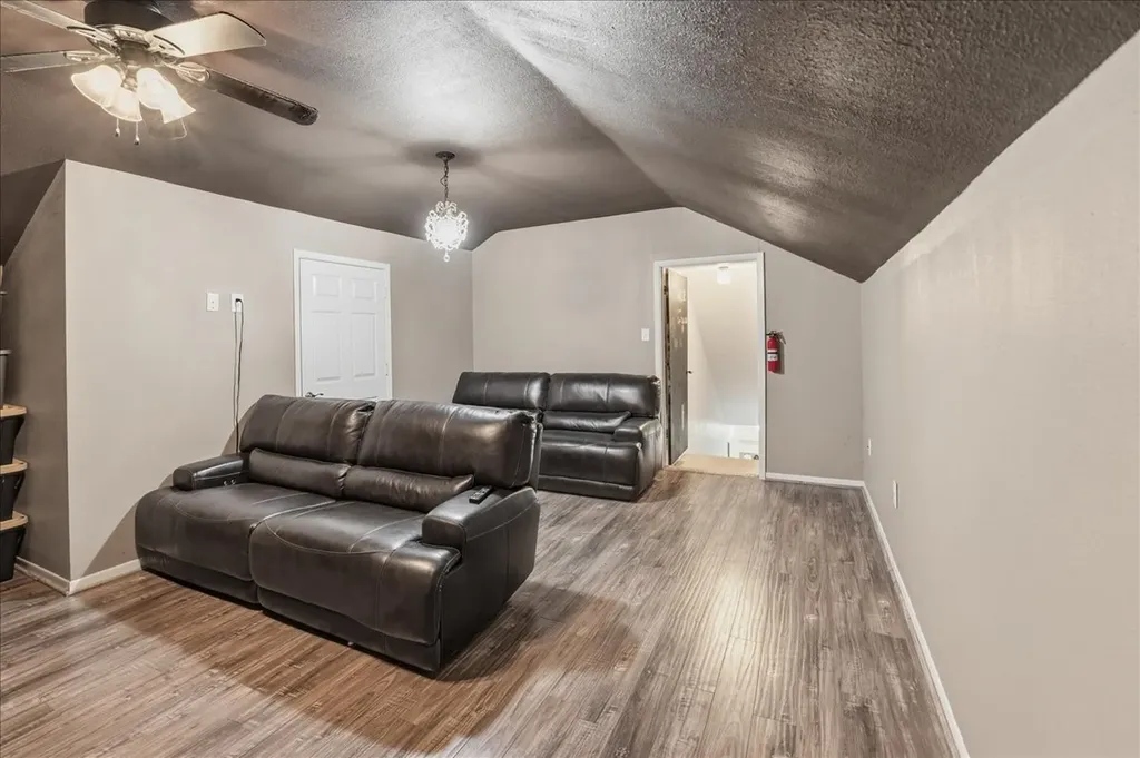 130 Mulberry Street Van TX 75790