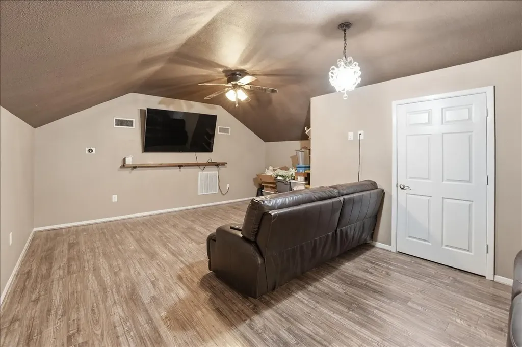 130 Mulberry Street Van TX 75790